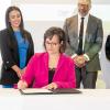 Mayor signs pact